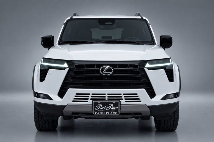 Grey studio front grille + badge centred detail